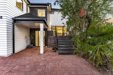 Photo of property in 6a Saint Jerome Avenue, Te Atatu Peninsula, Auckland, 0610