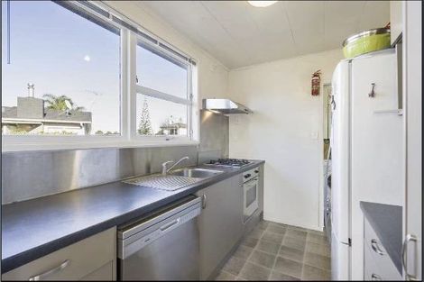 Photo of property in 37 Minaret Drive, Bucklands Beach, Auckland, 2014