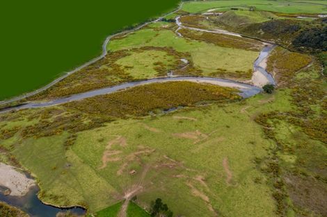 Photo of property in 828 Coast Road, Wainuiomata Coast, Lower Hutt, 5373