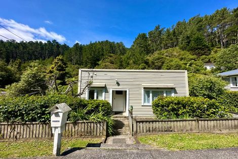 Photo of property in 65 Elmslie Road, Pinehaven, Upper Hutt, 5019
