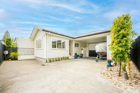 Photo of property in 25 Elizabeth Street, Orewa, 0931