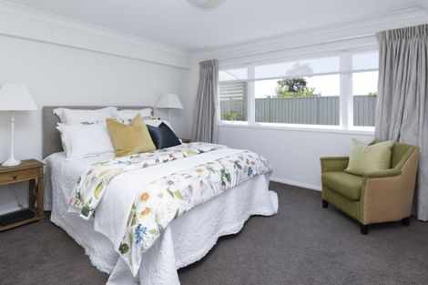 Photo of property in 102 Mellons Bay Road, Mellons Bay, Auckland, 2014