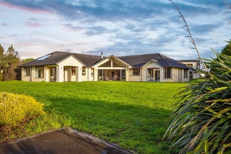 Photo of property in 50 Robert Might Road, Kumeu, 0810