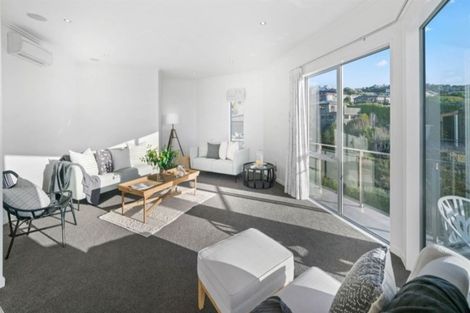 Photo of property in 19 Luxton Place, Mount Pleasant, Christchurch, 8081