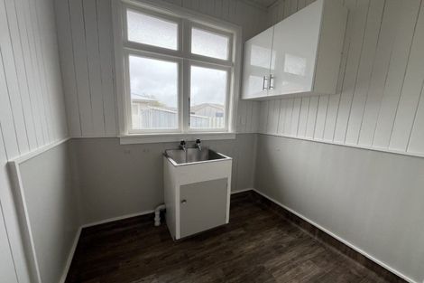 Photo of property in 30 Botanical Road, Takaro, Palmerston North, 4412