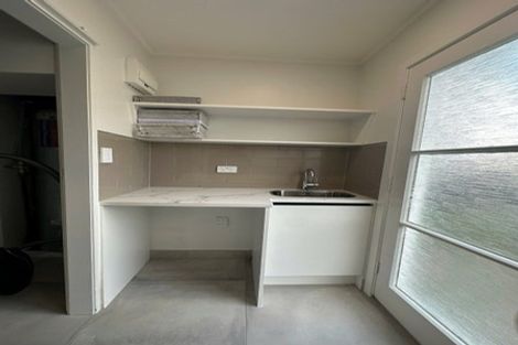 Photo of property in 1/3 Miraka Place, Birkenhead, Auckland, 0626