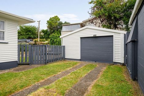 Photo of property in 16 Manapouri Place, Glenview, Hamilton, 3206