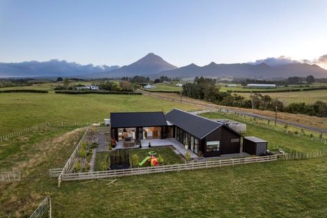 Photo of property in 589 Kent Road, Korito, New Plymouth, 4371