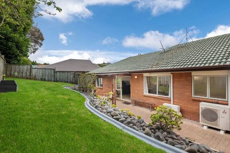 Photo of property in 13 Phoebe Meikle Place, Torbay, Auckland, 0630