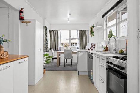 Photo of property in 16 Manapouri Place, Glenview, Hamilton, 3206