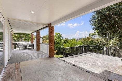 Photo of property in 2/37 Woodlands Crescent, Browns Bay, Auckland, 0630
