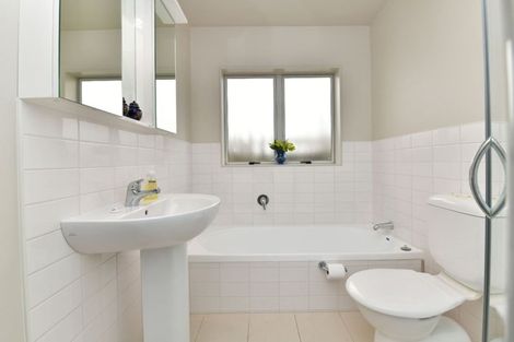 Photo of property in 1/4 Rosario Crescent, Red Beach, 0932