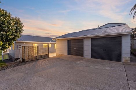 Photo of property in 31 Shakespear Road, Army Bay, Whangaparaoa, 0930
