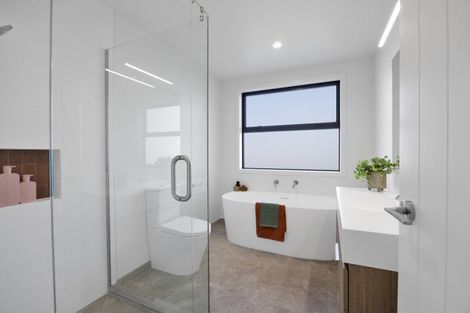 Photo of property in 10 Eliot Street, New Plymouth, 4310