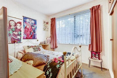 Photo of property in 70 Sarabande Avenue, Redwood, Christchurch, 8051