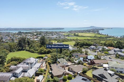 Photo of property in 3/96 Bleakhouse Road, Bucklands Beach, Auckland, 2014