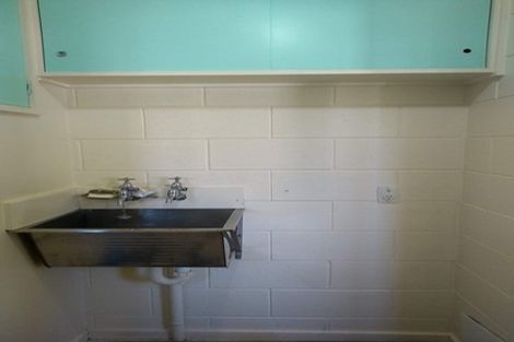 Photo of property in Lynbrae Court Flats, 17/4 Dr Taylor Terrace, Johnsonville, Wellington, 6037