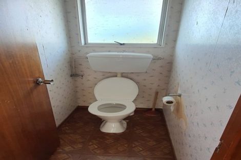 Photo of property in 2/25 Gill Avenue, Te Atatu Peninsula, Auckland, 0610