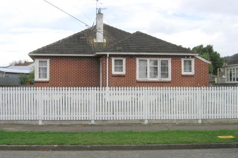 Photo of property in 4 Compton Crescent, Taita, Lower Hutt, 5011