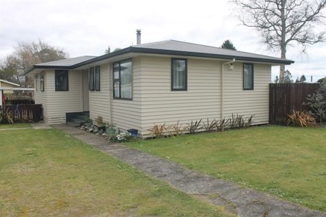 Photo of property in 2 Saint Andrews Drive, Tokoroa, 3420