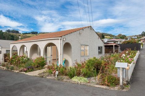 Photo of property in 12a Elwyn Crescent, Green Island, Dunedin, 9018