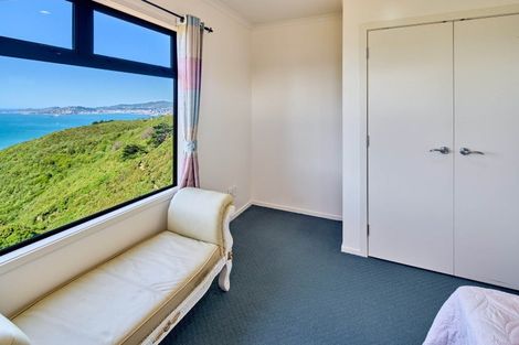 Photo of property in 8 Tamworth Crescent, Newlands, Wellington, 6037