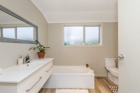 Photo of property in 12 Poplar Grove, Feilding, 4702