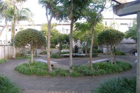 Photo of property in 9/72 Kitchener Road, Milford, Auckland, 0620