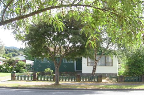 Photo of property in 33 Gemstone Drive, Birchville, Upper Hutt, 5018