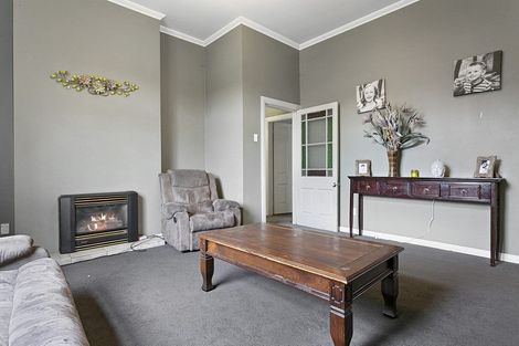 Photo of property in 233 Shakespeare Street, Leamington, Cambridge, 3432