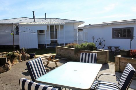 Photo of property in 18 Carlson Street, Dannevirke, 4930