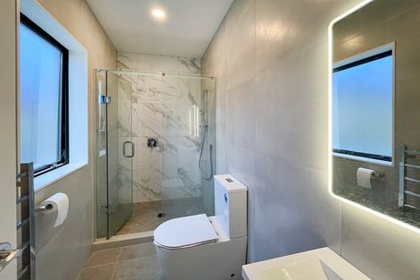 Photo of property in 12a Thomas Avenue, Te Atatu Peninsula, Auckland, 0610