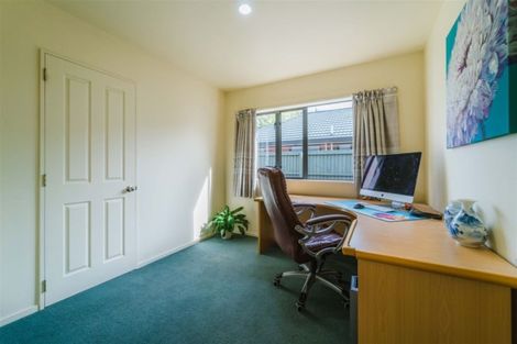 Photo of property in 15 Empress Place, Halswell, Christchurch, 8025