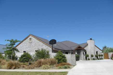 Photo of property in 16 The Stables, Woodend, 7610