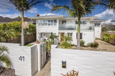 Photo of property in 2/41 Merani Street, Narrow Neck, Auckland, 0622