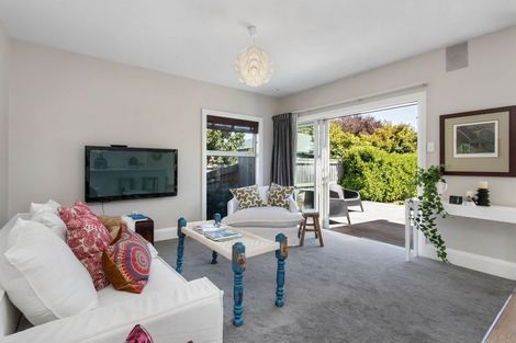 Photo of property in 27 Somerfield Street, Somerfield, Christchurch, 8024