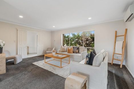 Photo of property in 6 Fulmar Way, Unsworth Heights, Auckland, 0632