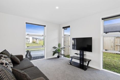 Photo of property in 63 Te Kio Crescent, Papamoa Beach, Papamoa, 3118