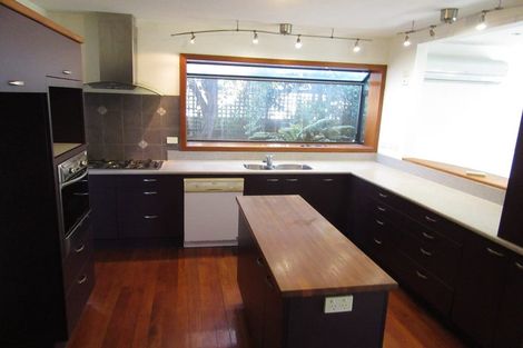 Photo of property in 302 Riccarton Road, Upper Riccarton, Christchurch, 8041