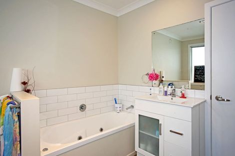 Photo of property in 14a Warriston Avenue, Waiuku, 2123