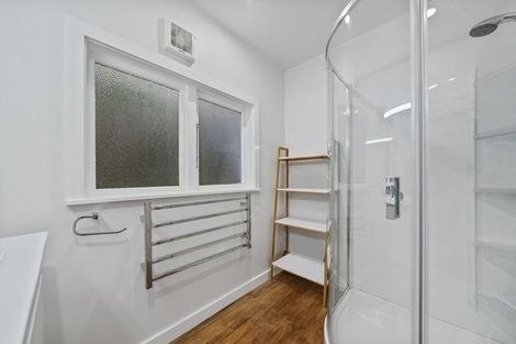 Photo of property in 28 Kowhai Street, Eastbourne, Lower Hutt, 5013