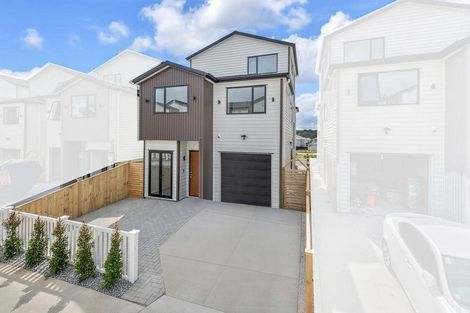Photo of property in 16 Laquinta Place, Flat Bush, Auckland, 2019