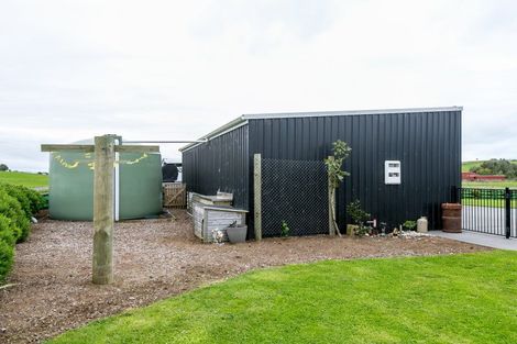 Photo of property in 2 Nopera Road, Waiiti, Urenui, 4377