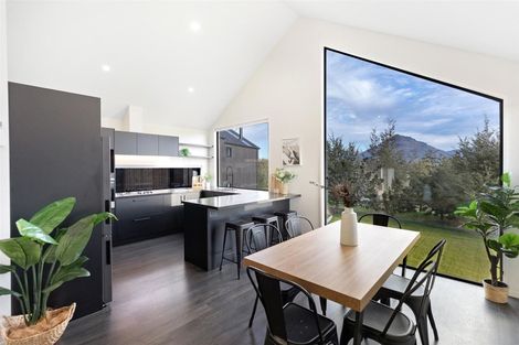 Photo of property in 21 Soudley Court, Jacks Point, Queenstown, 9371