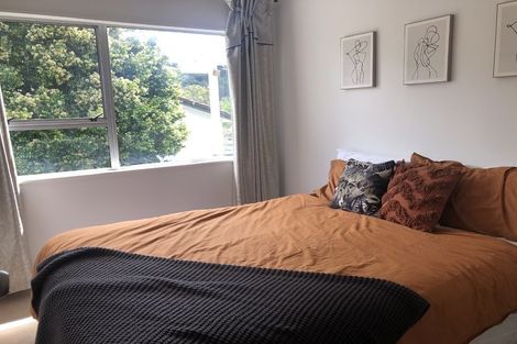 Photo of property in 1/100 Lynn Road, Bayview, Auckland, 0629
