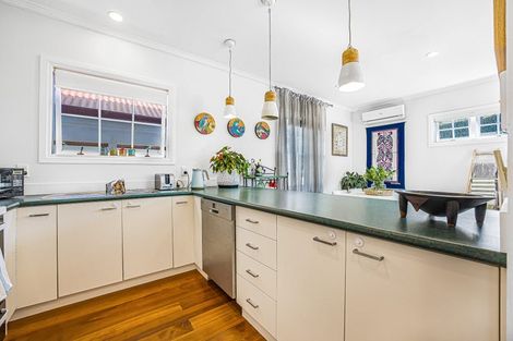 Photo of property in 4/14-26 Beach Road, Northcote Point, Auckland, 0627
