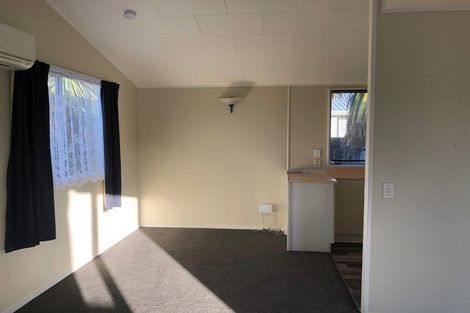 Photo of property in 15 Dalwood Grove, Highbury, Palmerston North, 4412