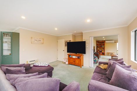 Photo of property in 15 Woodland Grove, Feilding, 4702