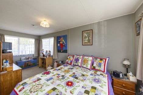 Photo of property in 12 Humphries Place, Awapuni, Palmerston North, 4412