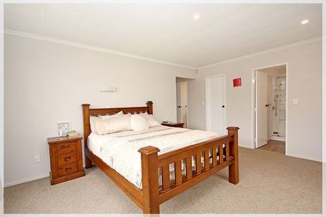 Photo of property in 20 Easton Way, Levin, 5510